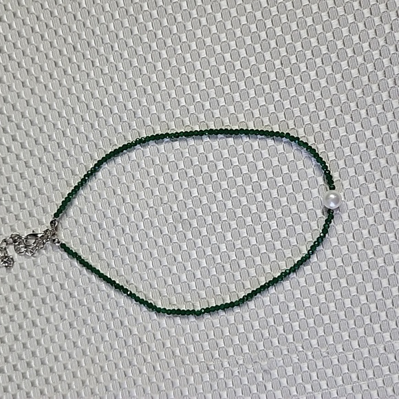 GREEN BEADED CHOKER WITH FAUX PEARL - Picture 4 of 5